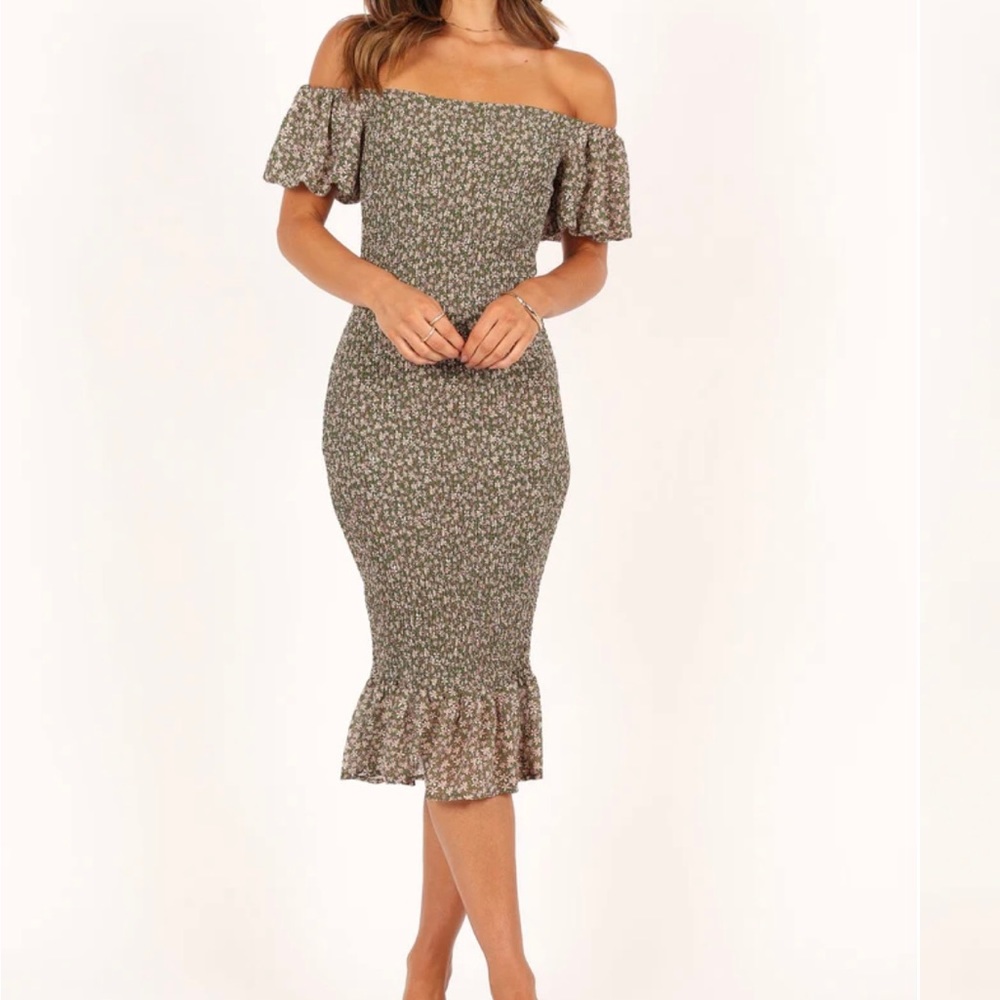 Petal & pup bodycon off shoulder dress